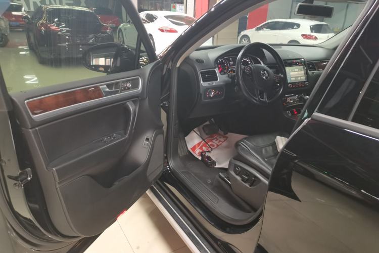 Used Volkswagen Touareg 2014 3.0 TSI New Edition Driver Seat