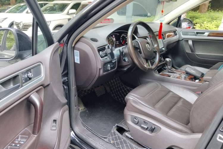 Used Volkswagen Touareg 2014 3.0 TSI New Edition Driver Seat