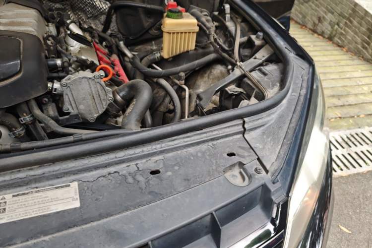 Used Volkswagen Touareg 2014 3.0 TSI New Edition Engine Bay Left