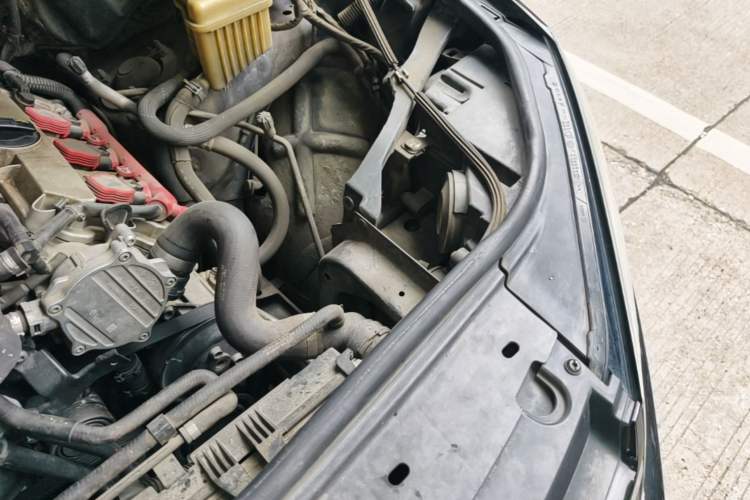 Used Volkswagen Touareg 2014 3.0 TSI New Edition Engine Bay Left