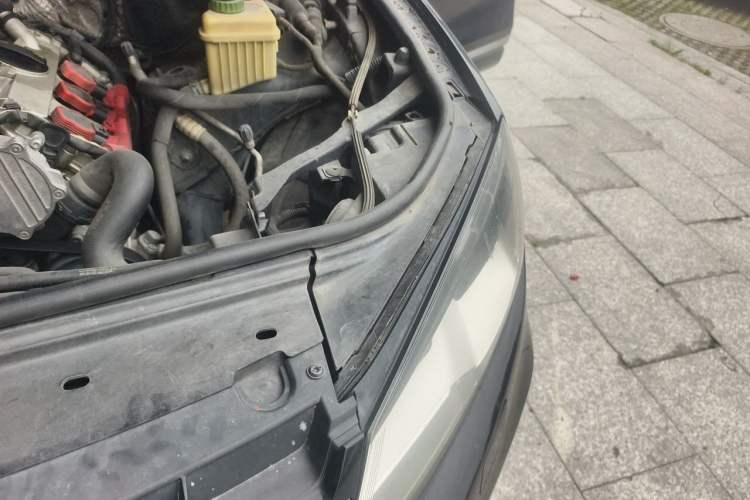 Used Volkswagen Touareg 2014 3.0 TSI New Edition Engine Bay Left