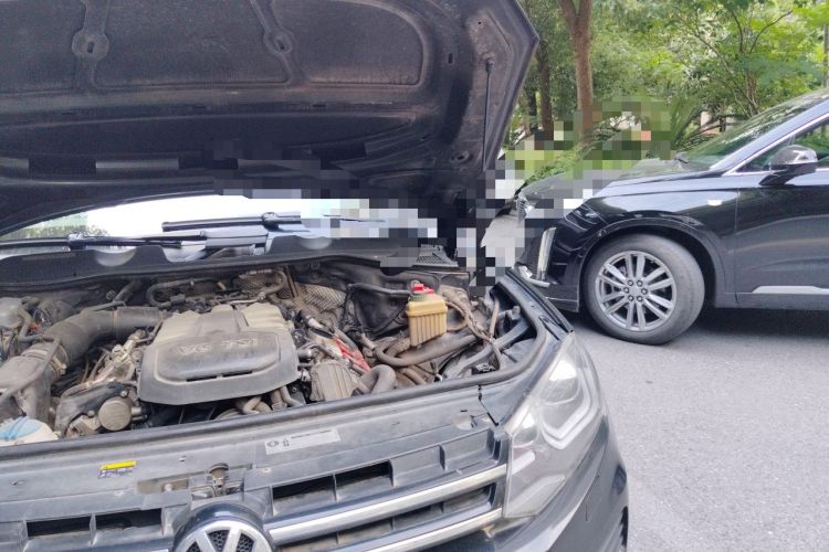 Used Volkswagen Touareg 2014 3.0 TSI New Edition Engine Bay Left