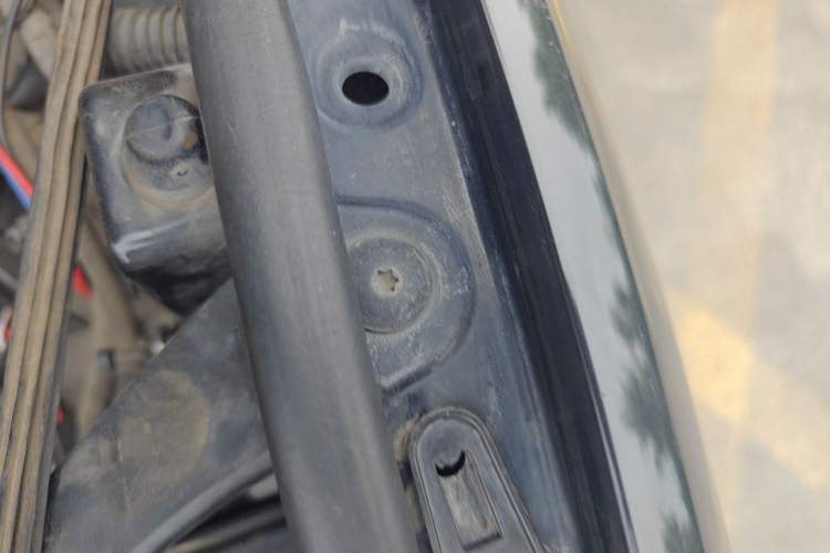 Used Volkswagen Touareg  Engine Bay Left