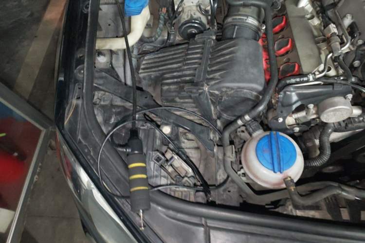Used Volkswagen Touareg 2014 3.0 TSI New Edition Engine Bay Right