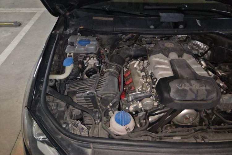 Used Volkswagen Touareg 2014 3.0 TSI New Edition Engine Bay Right