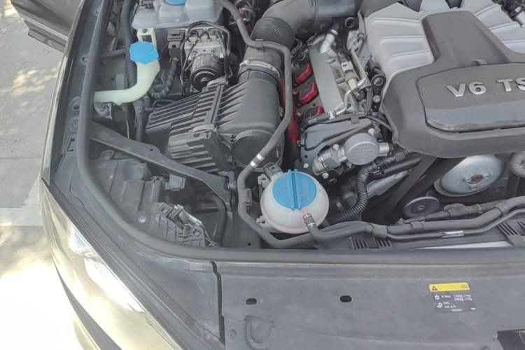 Used Volkswagen Touareg  Engine Bay Right