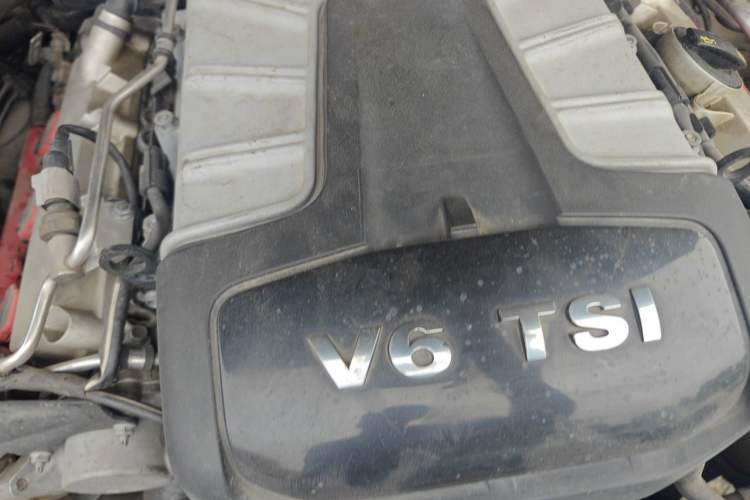 Used Volkswagen Touareg  Engine Bay