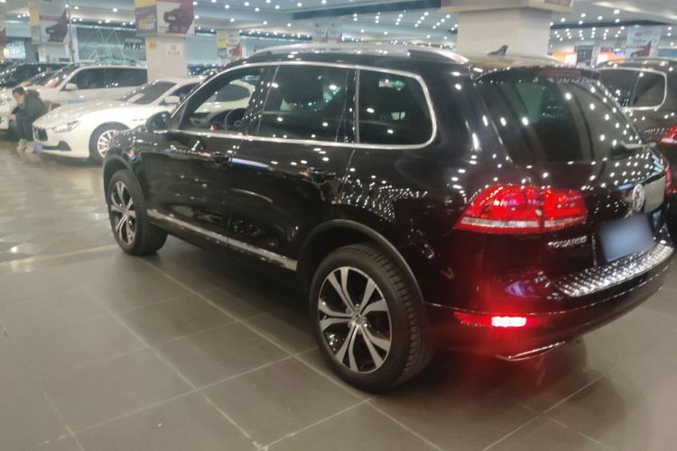 Used Volkswagen Touareg 2014 4.2L Standard Edition Exterior 3