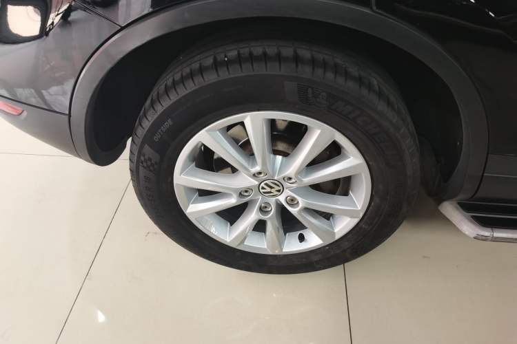 Used Volkswagen Touareg 2014 3.0 TSI New Edition Exterior 5