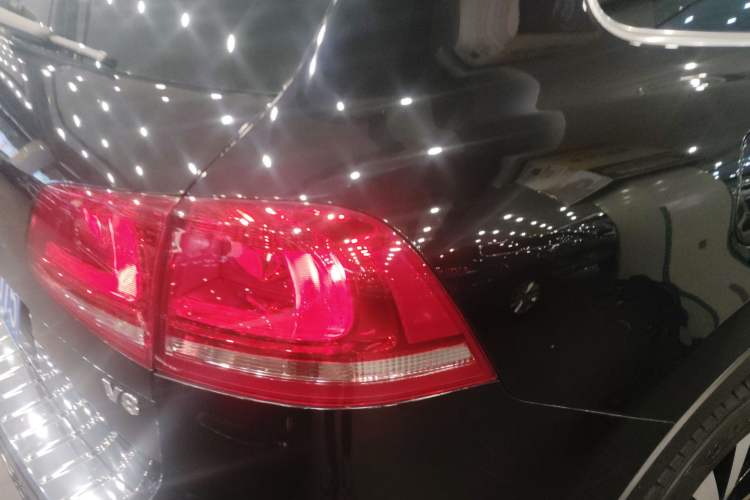 Used Volkswagen Touareg 2014 4.2L Standard Edition Exterior 6