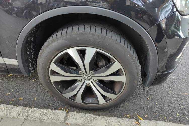 Used Volkswagen Touareg 2014 3.0 TSI Black Explorer Exterior 7