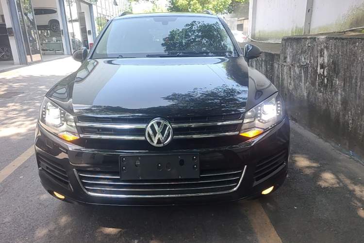 Used Volkswagen Touareg 2014 3.0 TSI New Edition Front