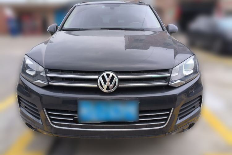 Used Volkswagen Touareg 2014 3.0 TSI New Edition Front