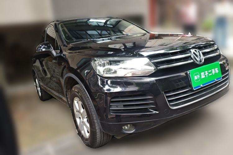 Used Volkswagen Touareg 2014 3.0 TSI New Edition Front Right 45 Deg