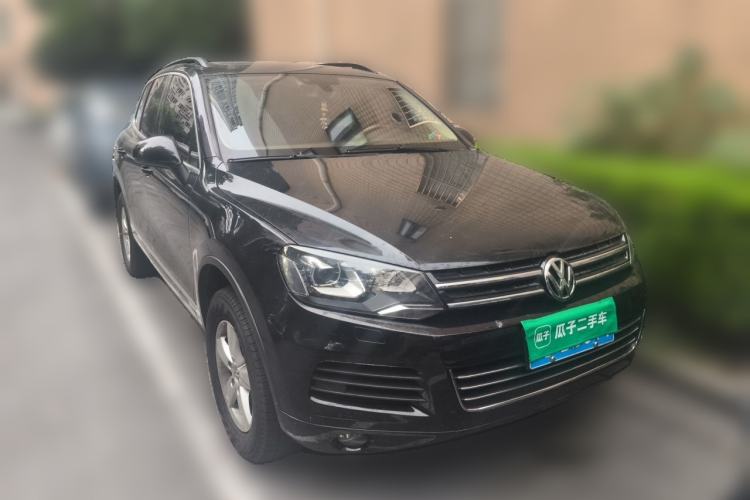 Used Volkswagen Touareg 2014 3.0 TSI New Edition Front Right 45 Deg