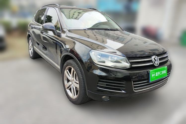 Used Volkswagen Touareg 2014 3.0 TSI New Edition Front Right 45 Deg