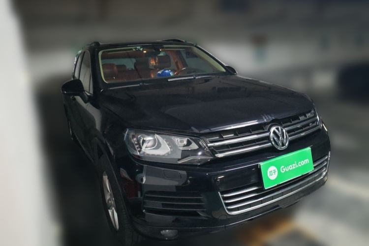 Used Volkswagen Touareg 2014 3.0 TSI New Edition Front Right 45 Deg