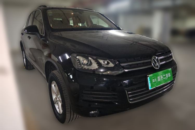 Used Volkswagen Touareg 2014 3.0 TSI New Edition Front Right 45 Deg