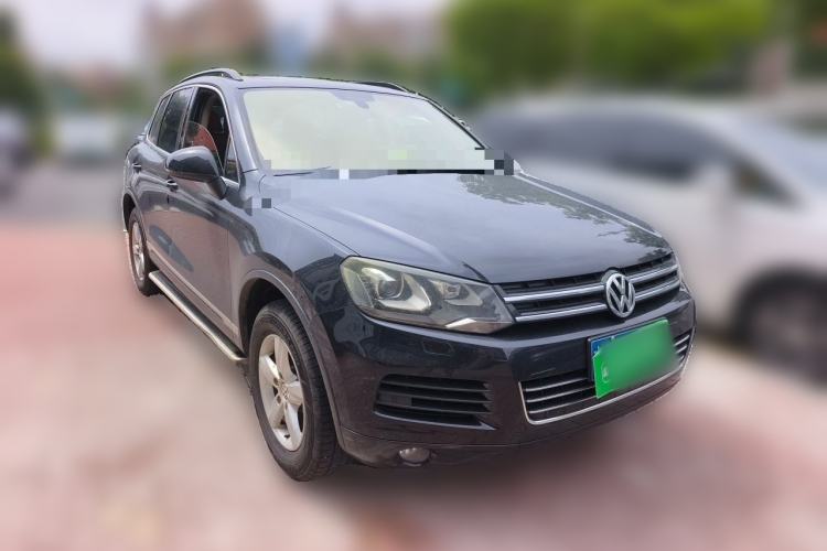 Used Volkswagen Touareg 2014 3.0 TSI New Edition Front Right 45 Deg