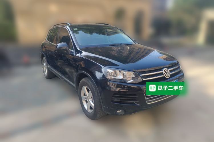 Used Volkswagen Touareg 2014 3.0 TSI New Edition Front Right 45 Deg