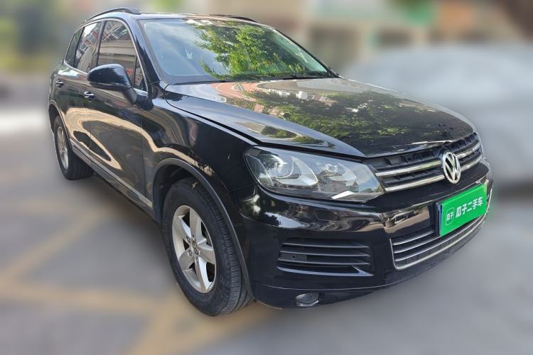 Used Volkswagen Touareg 2014 3.0 TSI New Edition Front Right 45 Deg