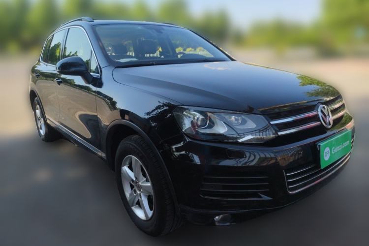Used Volkswagen Touareg  Front Right 45 Deg