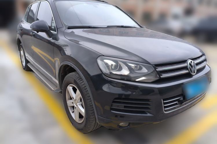 Used Volkswagen Touareg 2014 3.0 TSI New Edition Front Right 45 Deg