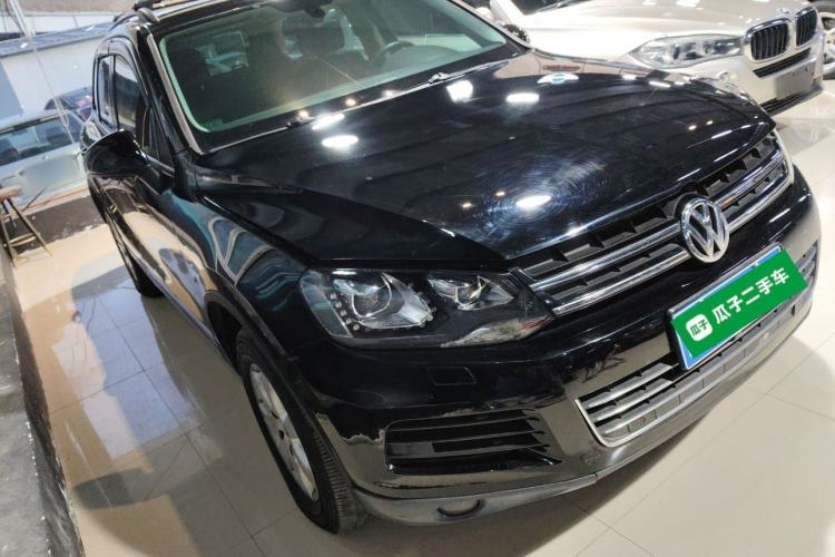 Used Volkswagen Touareg 2014 3.0 TSI New Edition Front Right 45 Deg