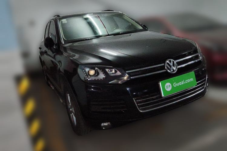 Used Volkswagen Touareg 2014 3.0 TSI New Edition Front Right 45 Deg