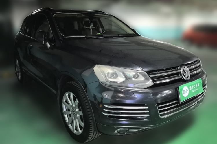 Used Volkswagen Touareg 2014 3.0 TSI New Edition Front Right 45 Deg