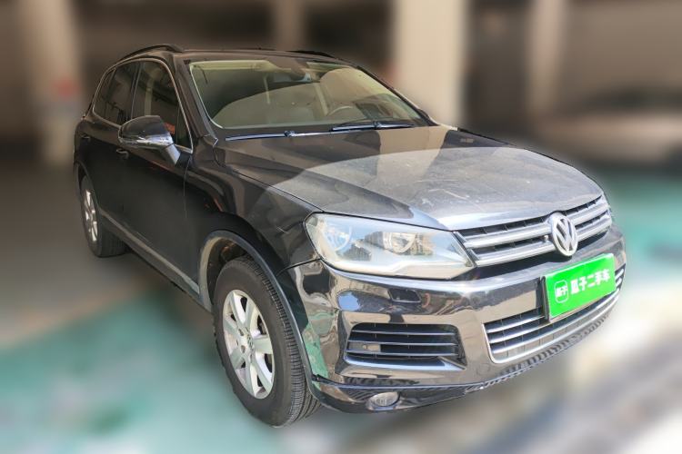 Used Volkswagen Touareg 2014 3.0 TSI New Edition Front Right 45 Deg