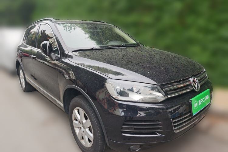 Used Volkswagen Touareg 2014 3.0 TSI New Edition Front Right 45 Deg