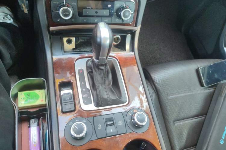 Used Volkswagen Touareg  Gear Lever