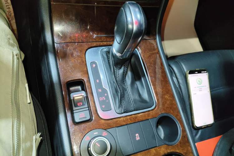 Used Volkswagen Touareg 2014 3.0 TSI New Edition Gear Lever