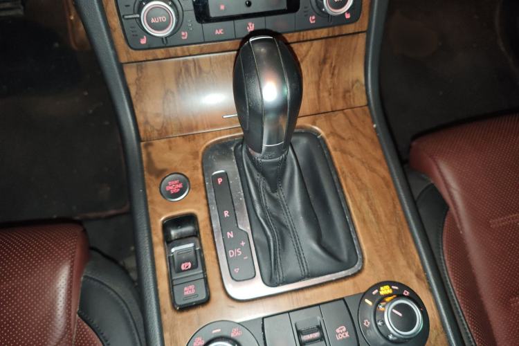 Used Volkswagen Touareg 2014 4.2L Standard Edition Gear Lever