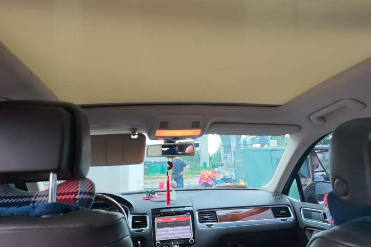 Used Volkswagen Touareg 2014 3.0 TSI New Edition Headliner