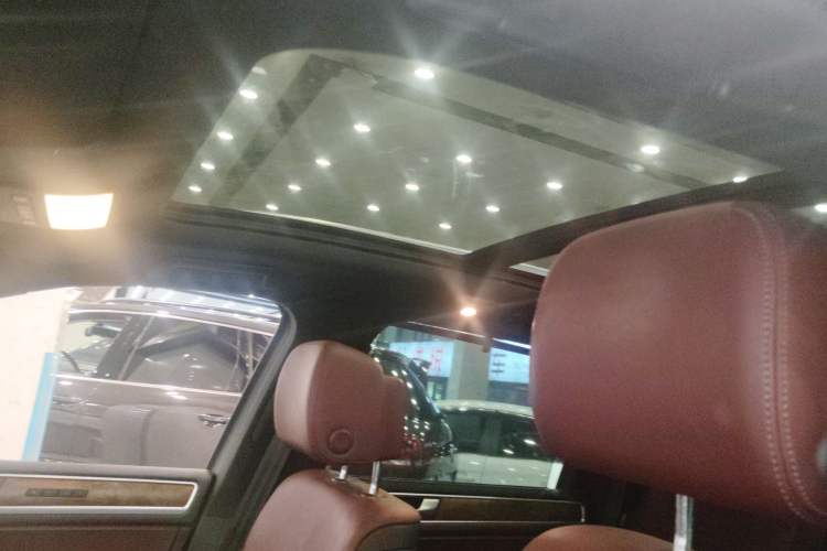 Used Volkswagen Touareg 2014 4.2L Standard Edition Headliner