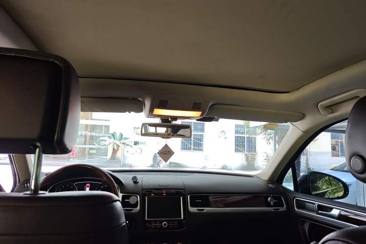 Used Volkswagen Touareg 2014 3.0 TSI New Edition Headliner