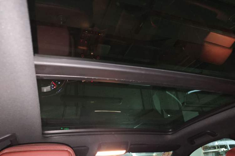 Used Volkswagen Touareg 2014 4.2L Standard Edition Headliner