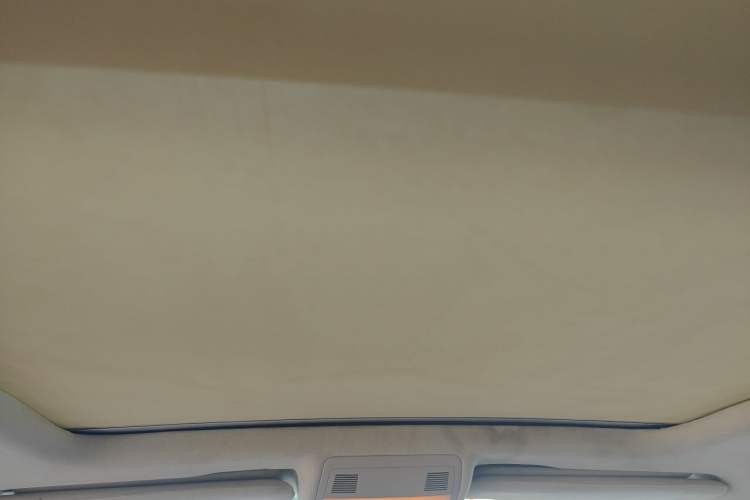Used Volkswagen Touareg  Headliner