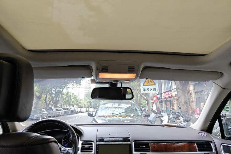Used Volkswagen Touareg 2014 3.0 TSI New Edition Headliner