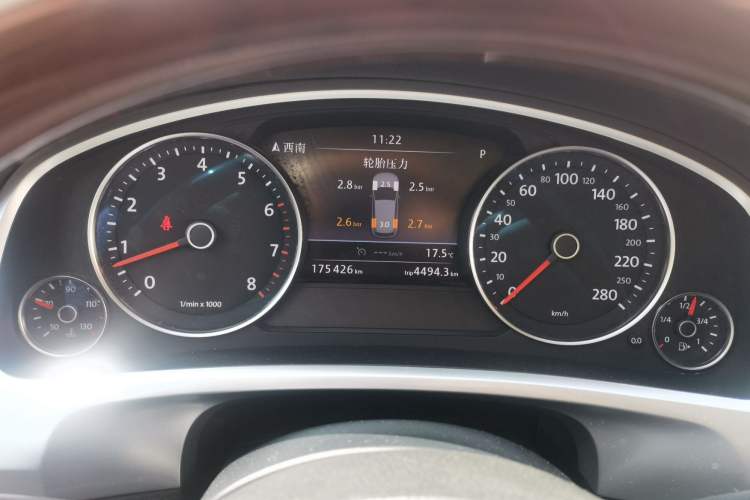 Used Volkswagen Touareg 2014 3.0 TSI New Edition Instrument Cluster