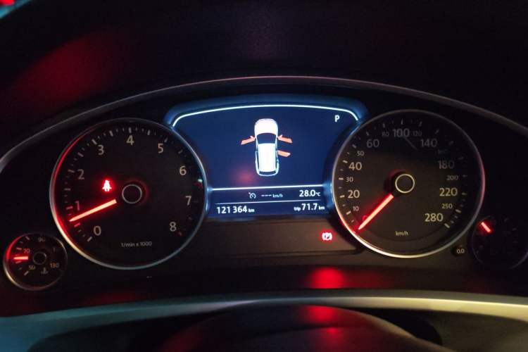 Used Volkswagen Touareg 2014 3.0 TSI New Edition Instrument Cluster