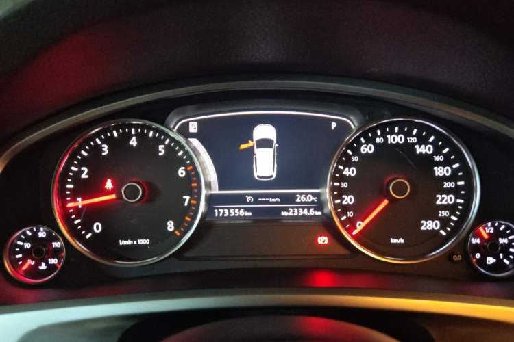 Used Volkswagen Touareg 2014 3.0 TSI New Edition Instrument Cluster