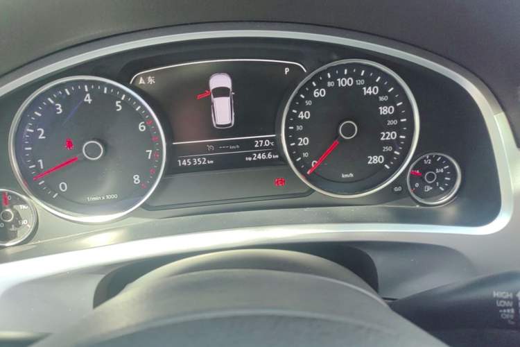 Used Volkswagen Touareg  Instrument Cluster