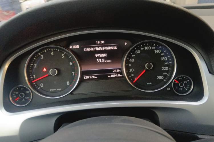 Used Volkswagen Touareg  Instrument Cluster