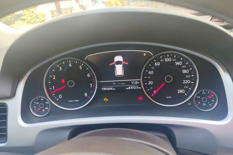 Used Volkswagen Touareg 2014 3.0 TSI New Edition Instrument Cluster