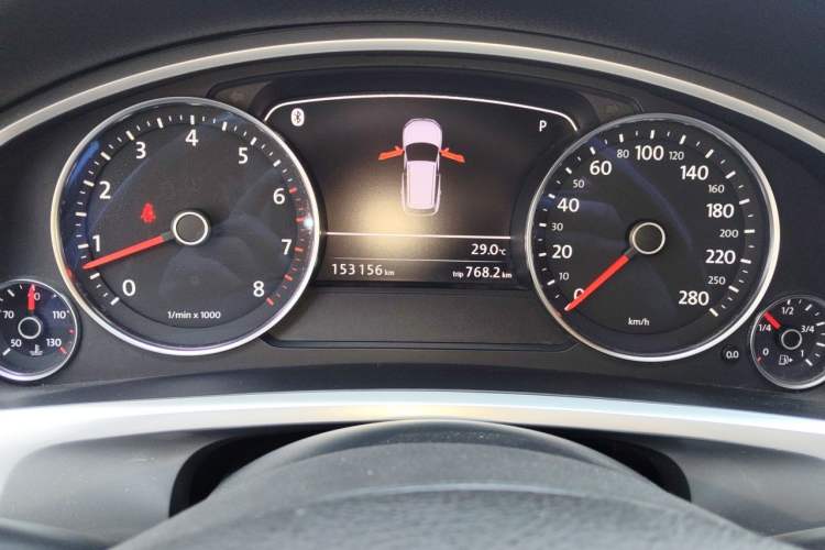 Used Volkswagen Touareg 2014 3.0 TSI New Edition Instrument Cluster