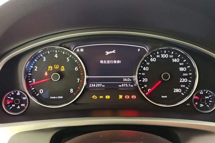 Used Volkswagen Touareg 2014 3.0 TSI New Edition Instrument Cluster