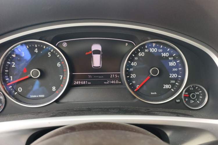 Used Volkswagen Touareg 2014 3.0 TSI New Edition Instrument Cluster